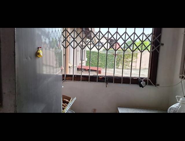 3 BEDROOM HOUSE FOR SALE IN CRAIGIEBURN